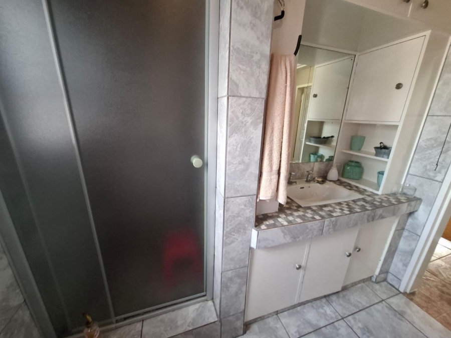 4 Bedroom Property for Sale in Uitsig Free State